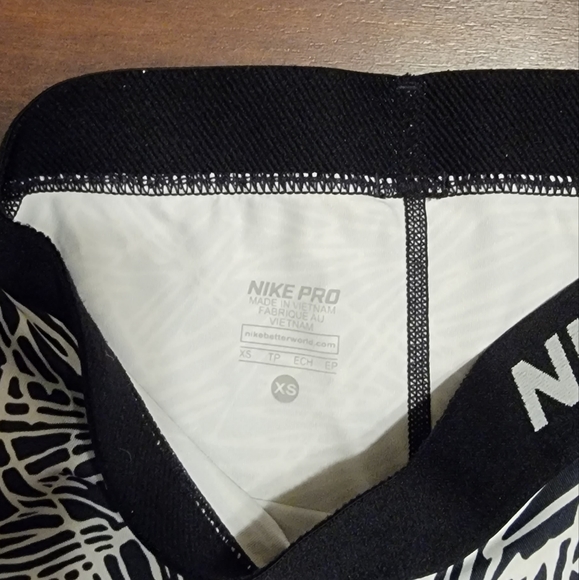 Nike Pro Dri-fit Capri Leggings - Picture 4 of 4